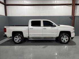 Chevrolet Silverado 1500 Crew Cab - - Thumbnail 3