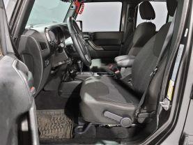 Jeep Wrangler Unlimited - - Thumbnail 13