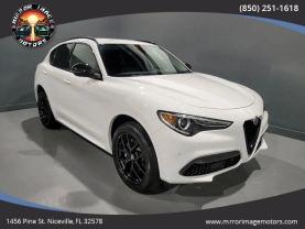 Alfa Romeo Stelvio - - Thumbnail 2