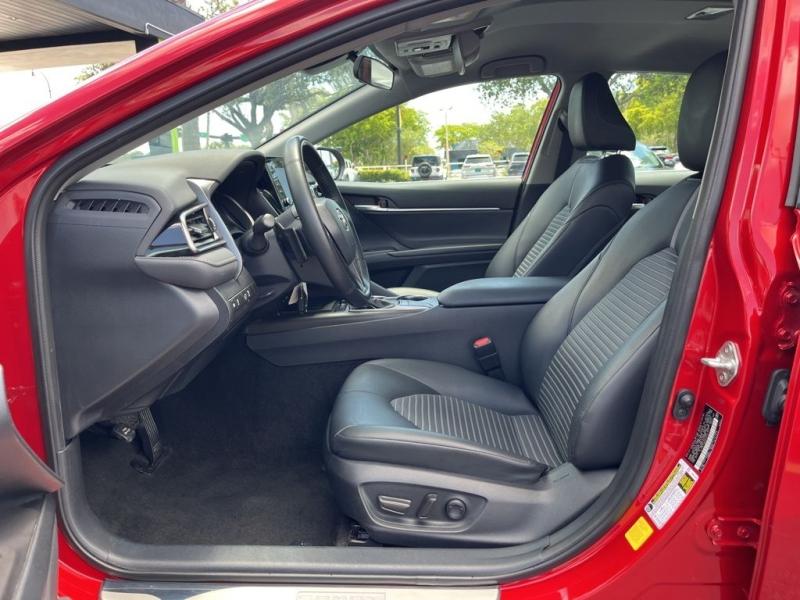 Toyota Camry Se - Thumbnail 10