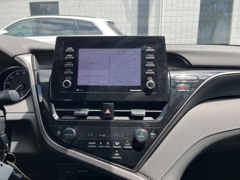 Toyota Camry Se - Thumbnail 15