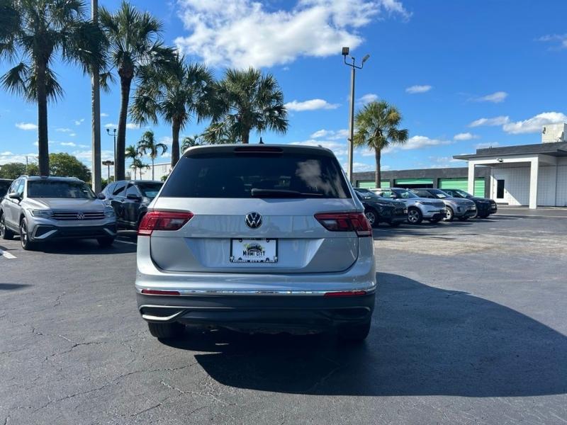 Volkswagen Tiguan 2.0T S - Thumbnail 7