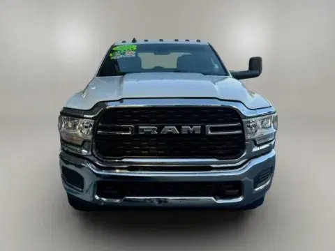 Ram 2500 Crew Cab Lone Star Pickup 4D 6 1/3 Ft - Thumbnail 3