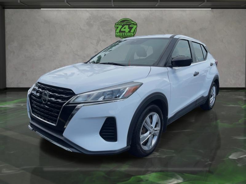 Nissan Kicks S - Thumbnail 2