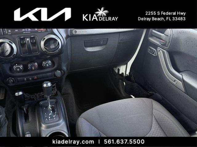 Jeep Wrangler Sport - Thumbnail 15