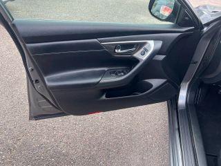 Nissan Altima - Thumbnail 14