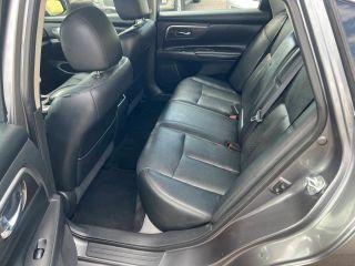 Nissan Altima - Thumbnail 5