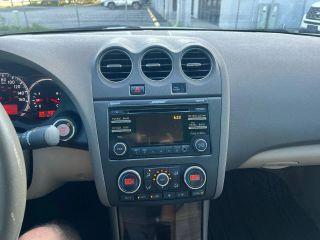 Nissan Altima - Thumbnail 17