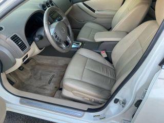 Nissan Altima - Thumbnail 13