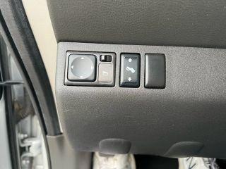 Nissan Pathfinder - Thumbnail 3