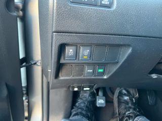 Nissan Rogue - Thumbnail 3