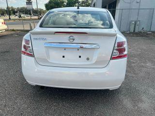 Nissan Sentra - Thumbnail 10