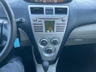 Toyota Yaris - Thumbnail 3