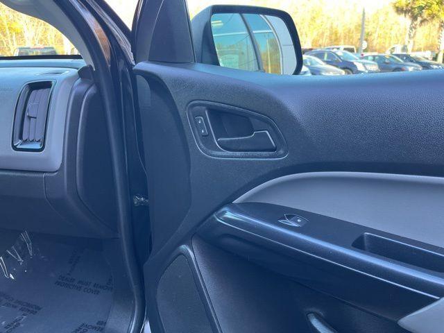 Chevrolet Colorado - Thumbnail 17