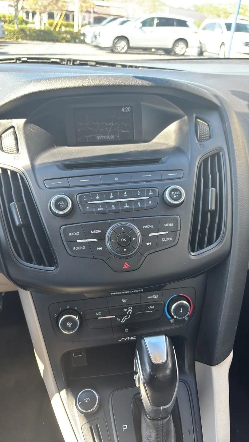 Ford Focus Se Sedan - Thumbnail 16