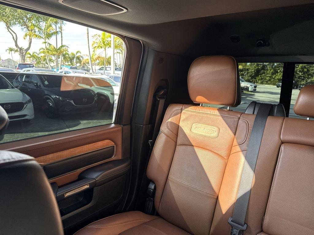 Ram 2500 Laramie Longhorn 4Wd 4D Mega Cab - Thumbnail 18