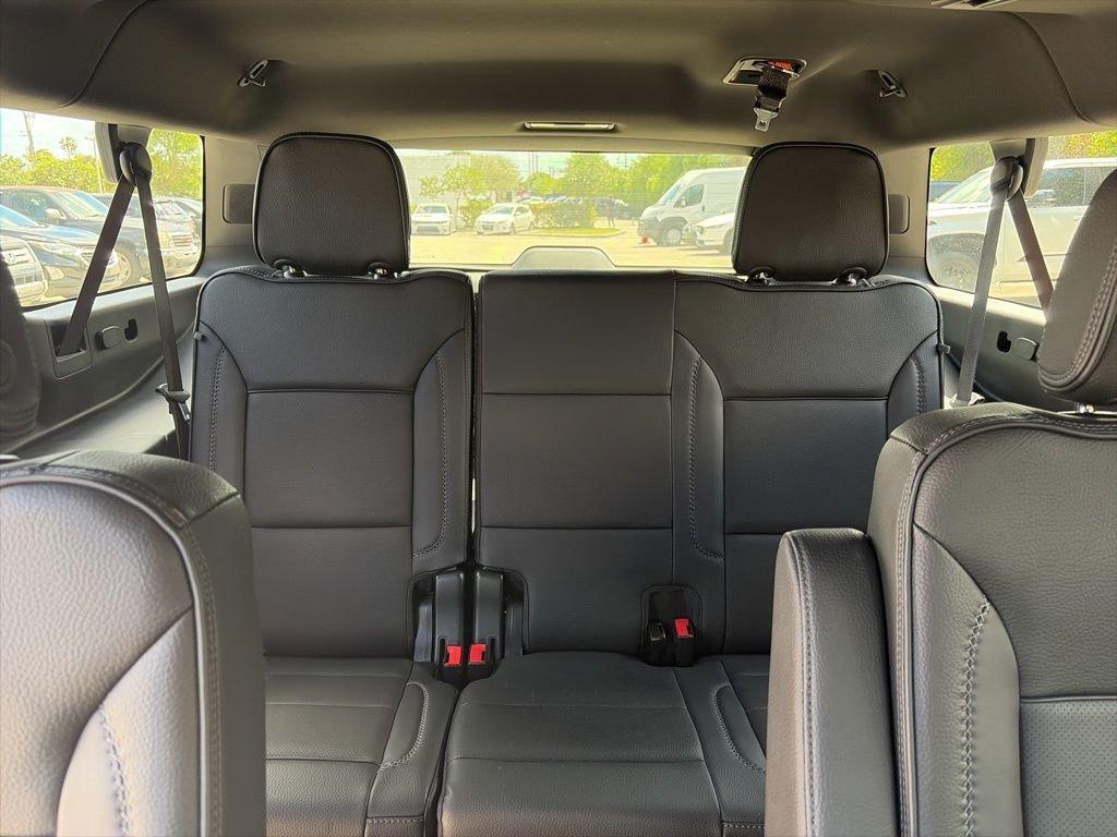 Gmc Yukon Xl Denali 4Wd 4D Sport Utility - Thumbnail 14