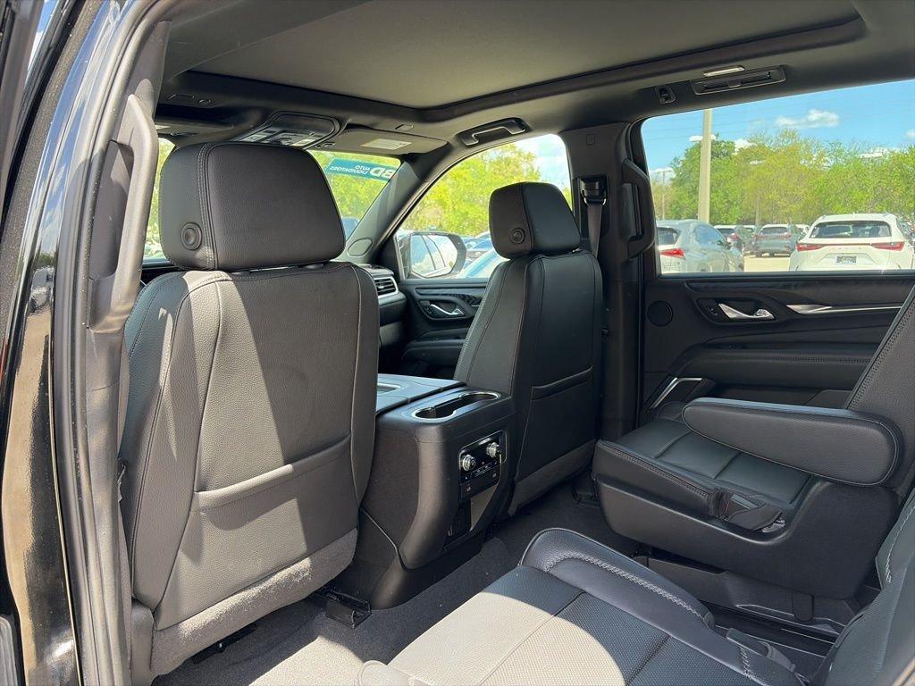 Gmc Yukon Xl Denali 4Wd 4D Sport Utility - Thumbnail 11