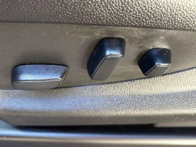 Chevrolet Silverado 1500 LD - Thumbnail 20