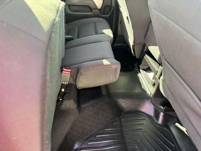 Chevrolet Silverado 1500 LD - Thumbnail 15