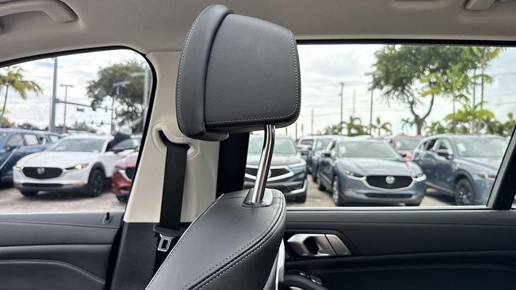 Bmw X7 Xdrive40I Awd 4D Sport Utility - Thumbnail 17