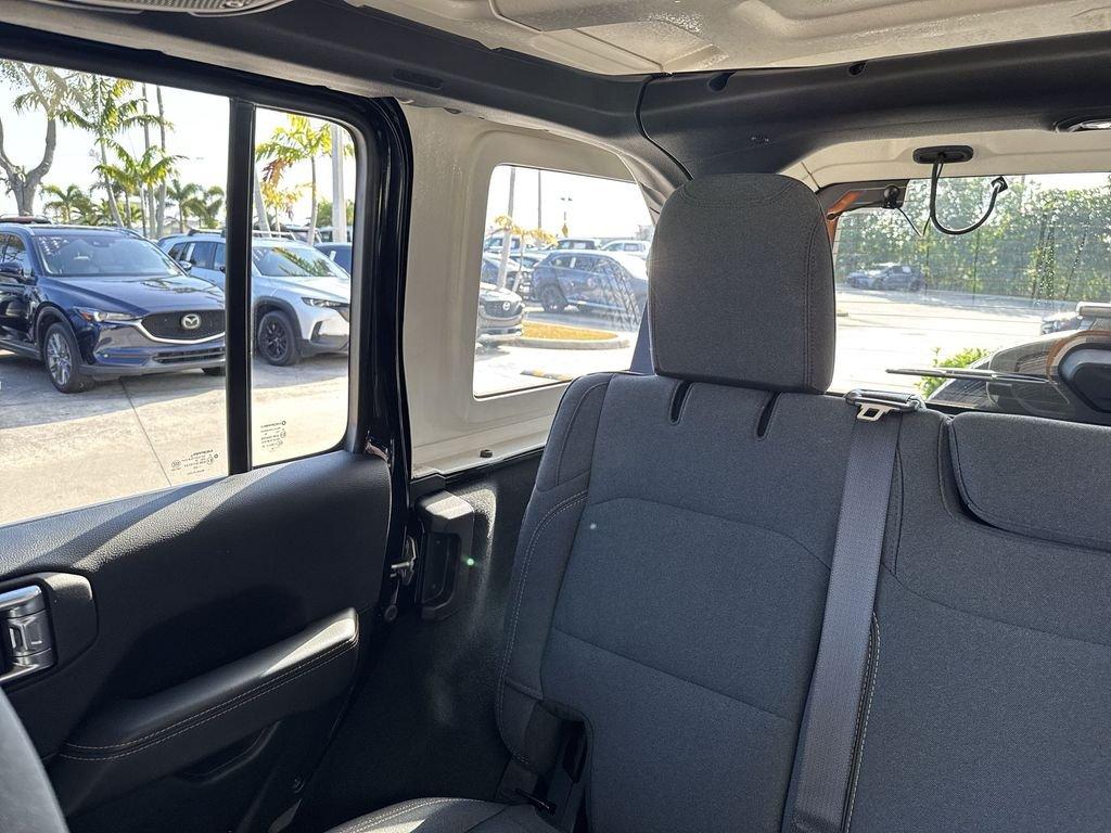 Jeep Wrangler Sahara 4Wd 4D Sport Utility - Thumbnail 19