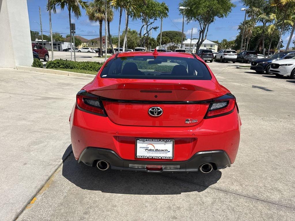 Toyota Gr86 Premium Rwd 2D Coupe - Thumbnail 4