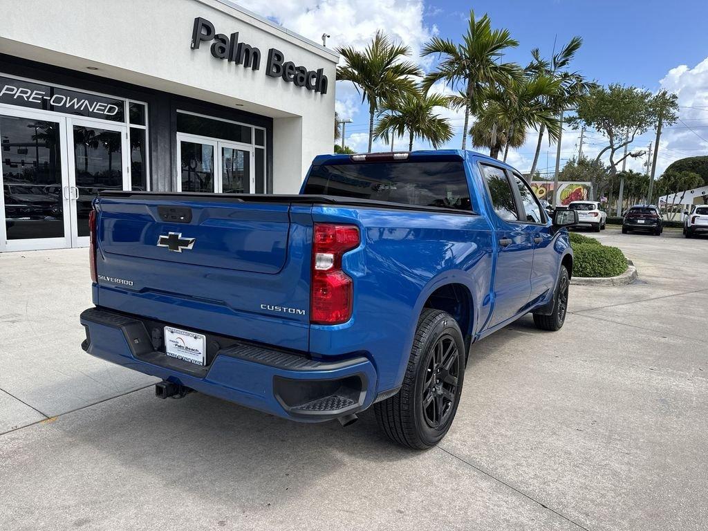 Chevrolet Silverado 1500 Custom Rwd 4D Crew Cab - Thumbnail 5