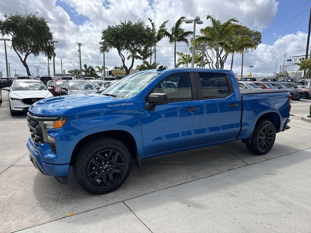 Chevrolet Silverado 1500 Custom Rwd 4D Crew Cab - Thumbnail 12