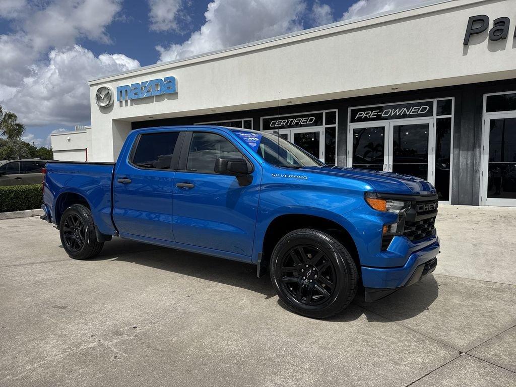 Chevrolet Silverado 1500 Custom Rwd 4D Crew Cab - Thumbnail 8