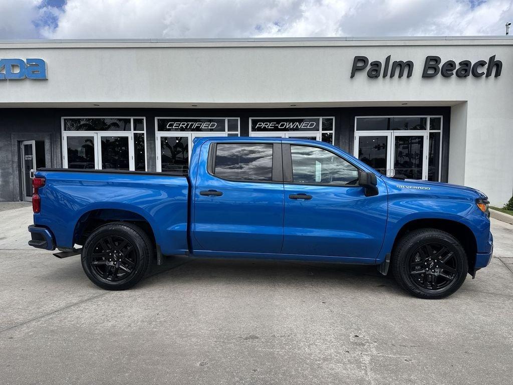 Chevrolet Silverado 1500 Custom Rwd 4D Crew Cab - Thumbnail 7