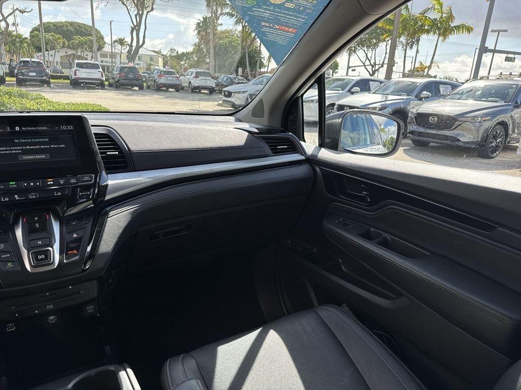 Honda Odyssey Touring Fwd 4D Passenger Van - Thumbnail 17