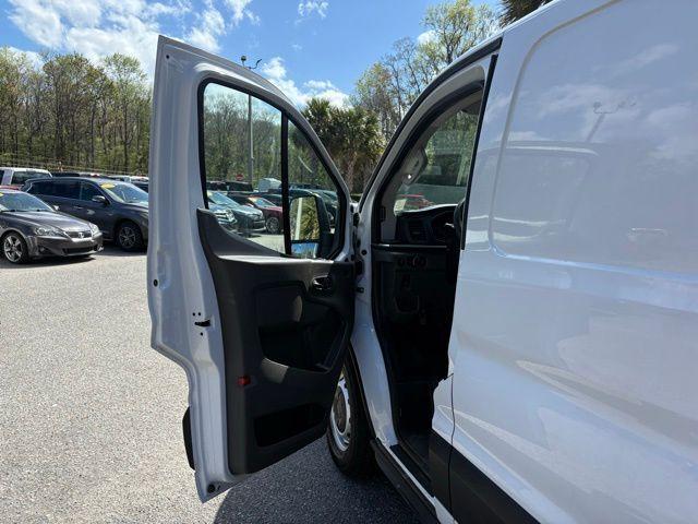Ford Transit-150 - Thumbnail 9