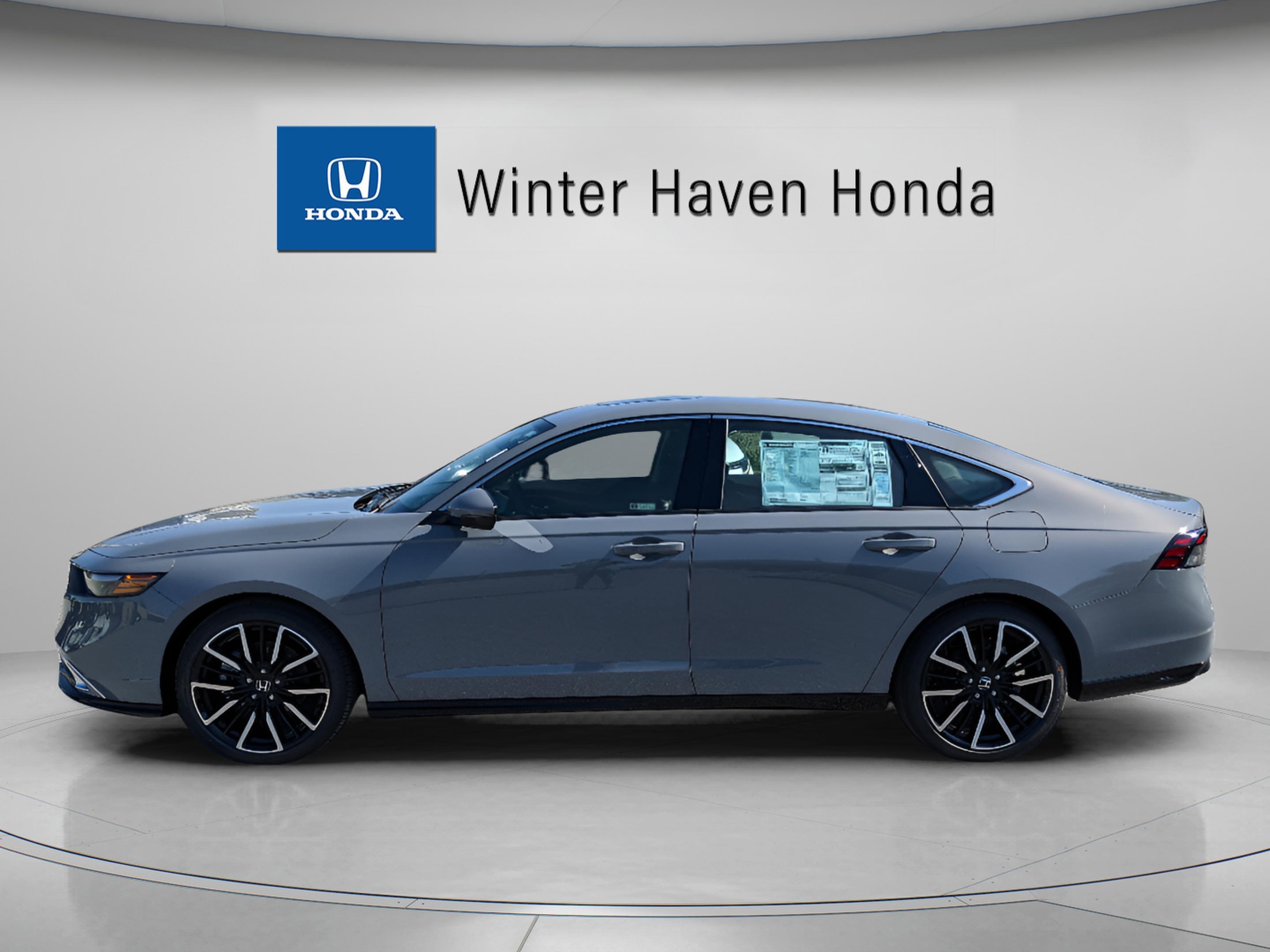 Honda Accord Hybrid Touring - Thumbnail 4