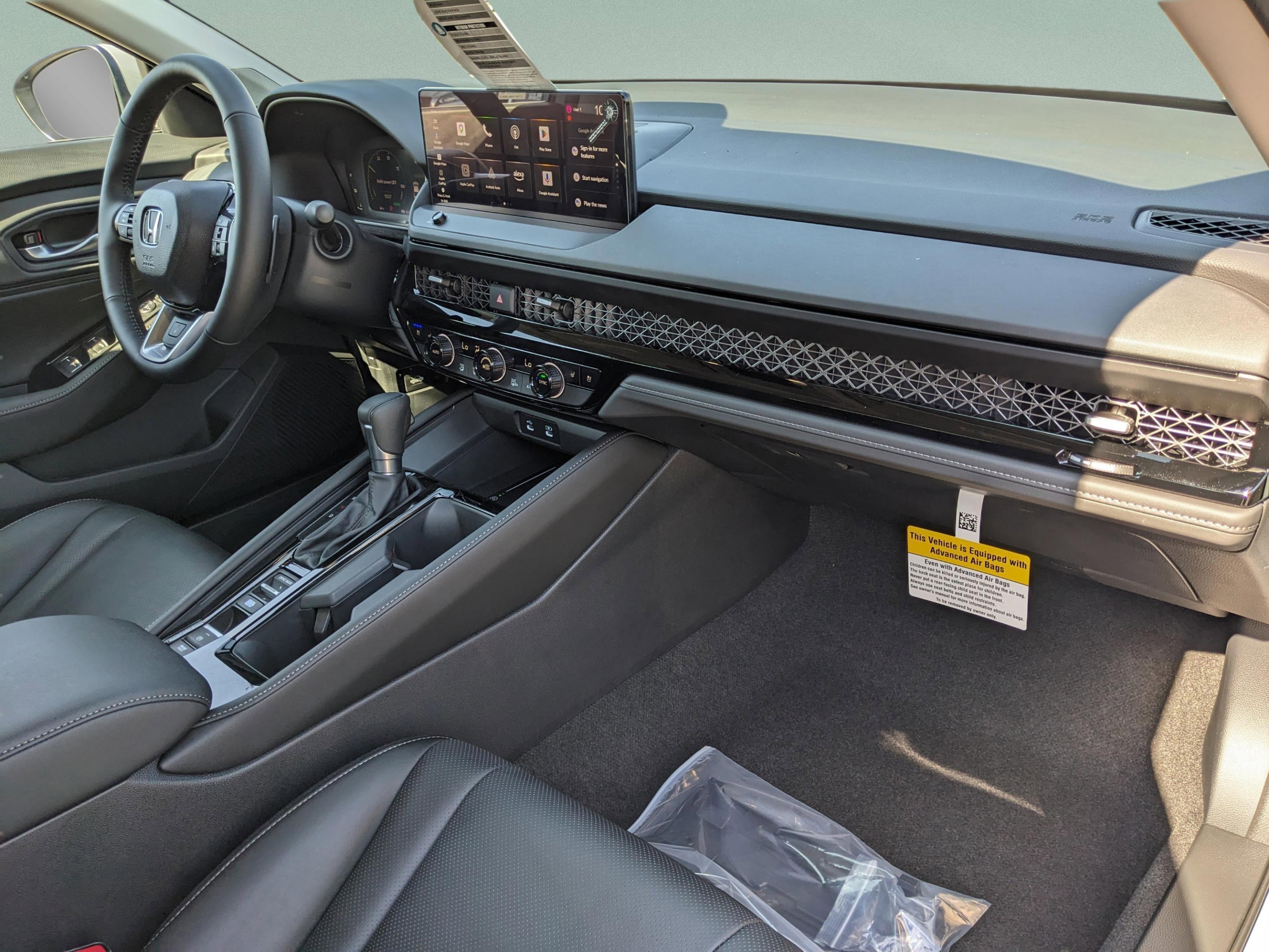 Honda Accord Hybrid Touring - Thumbnail 14