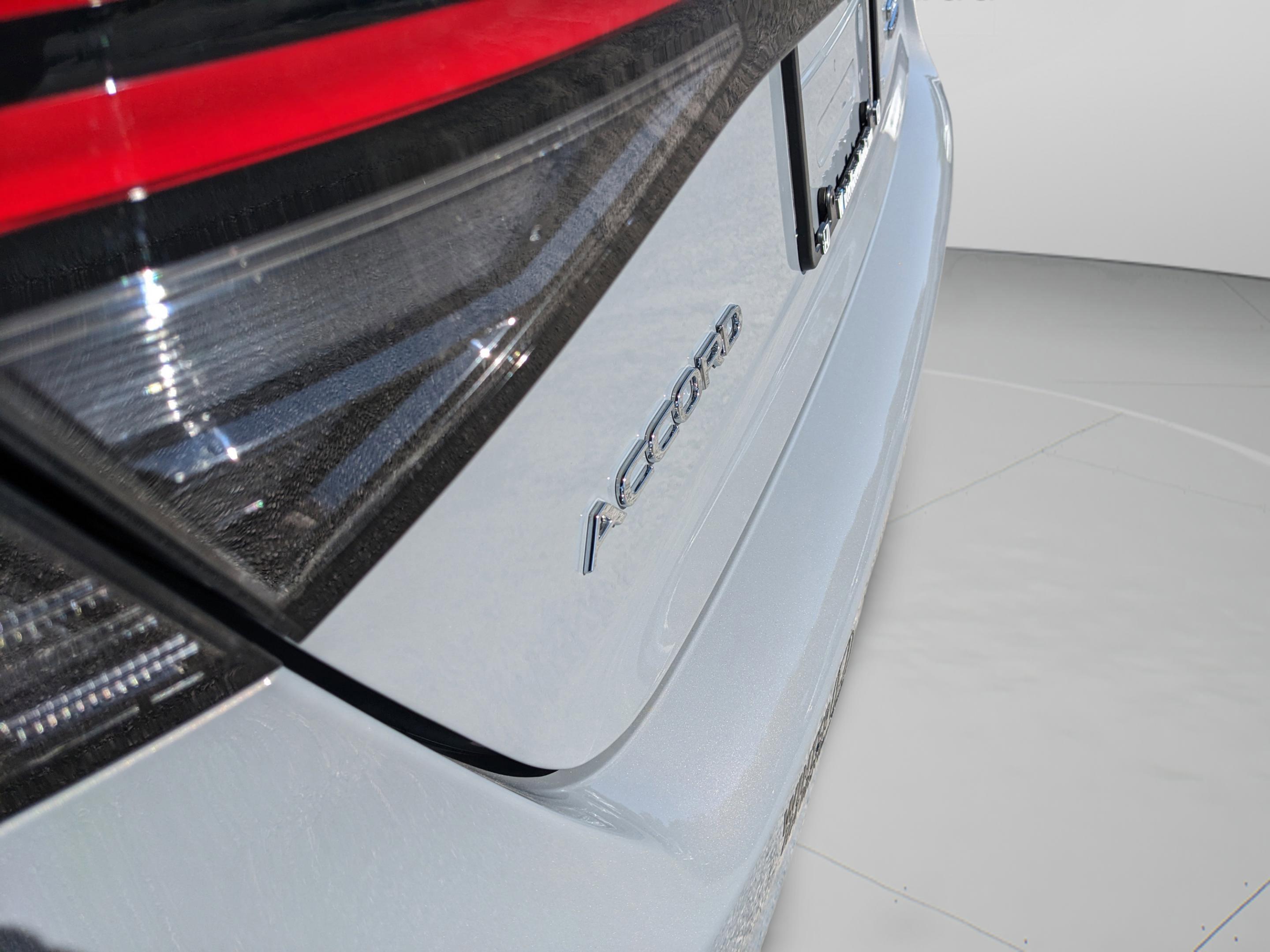 Honda Accord Hybrid Touring - Thumbnail 11