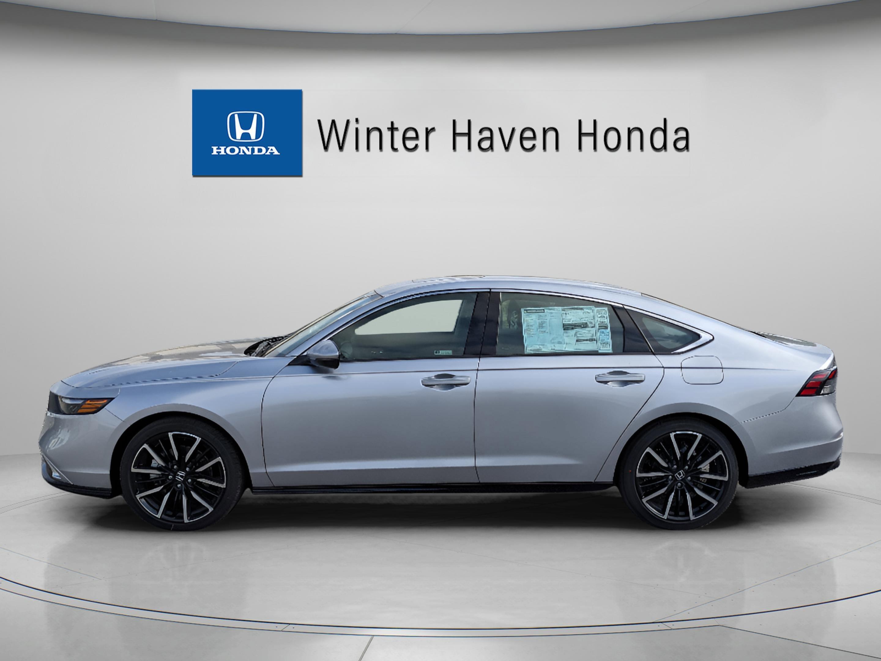 Honda Accord Hybrid Touring - Thumbnail 4