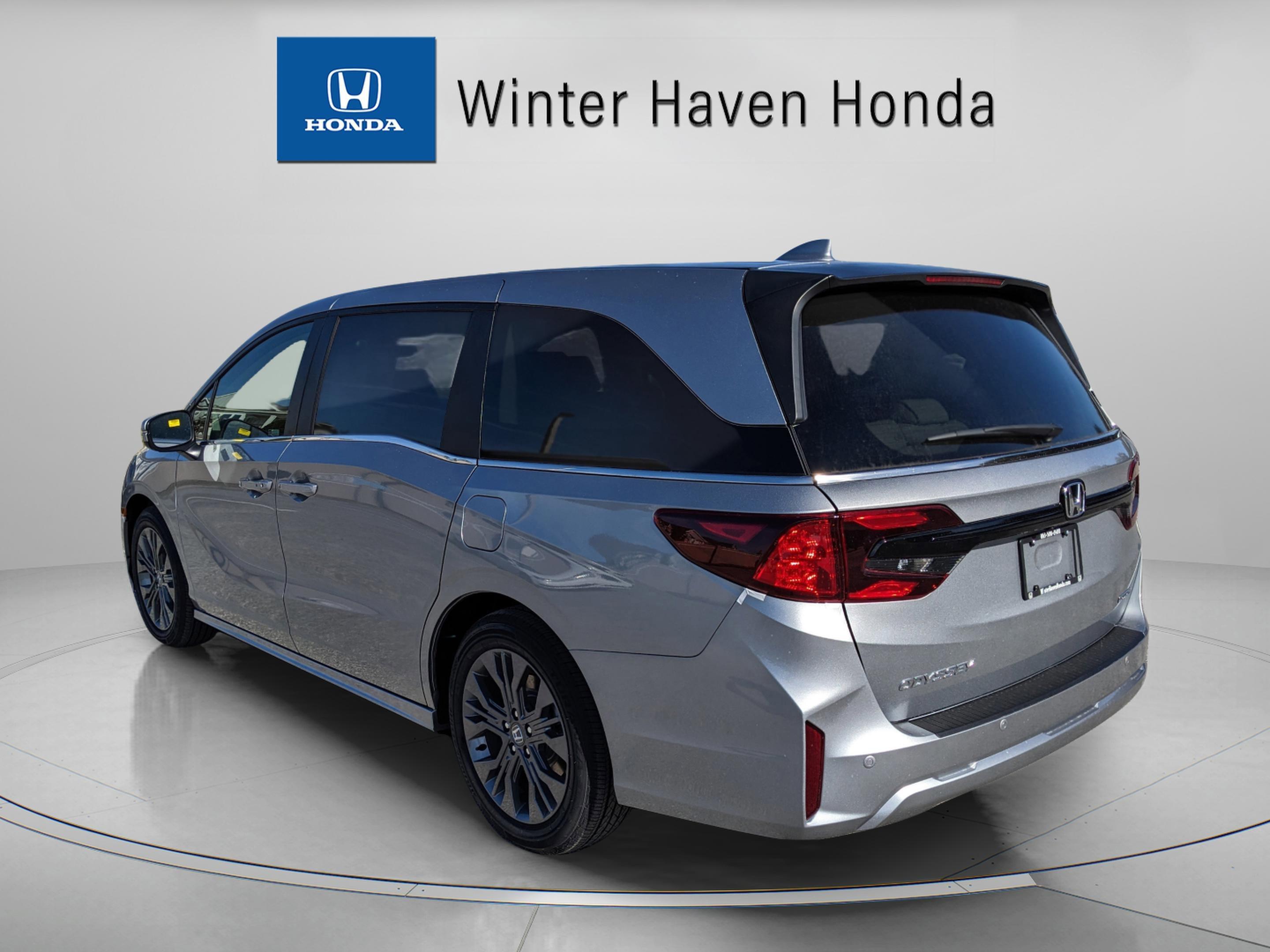 Honda Odyssey Touring - Thumbnail 5