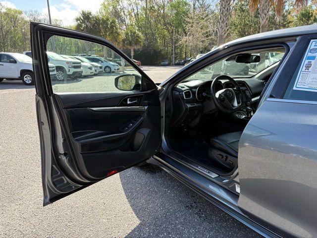 Nissan Maxima - Thumbnail 9
