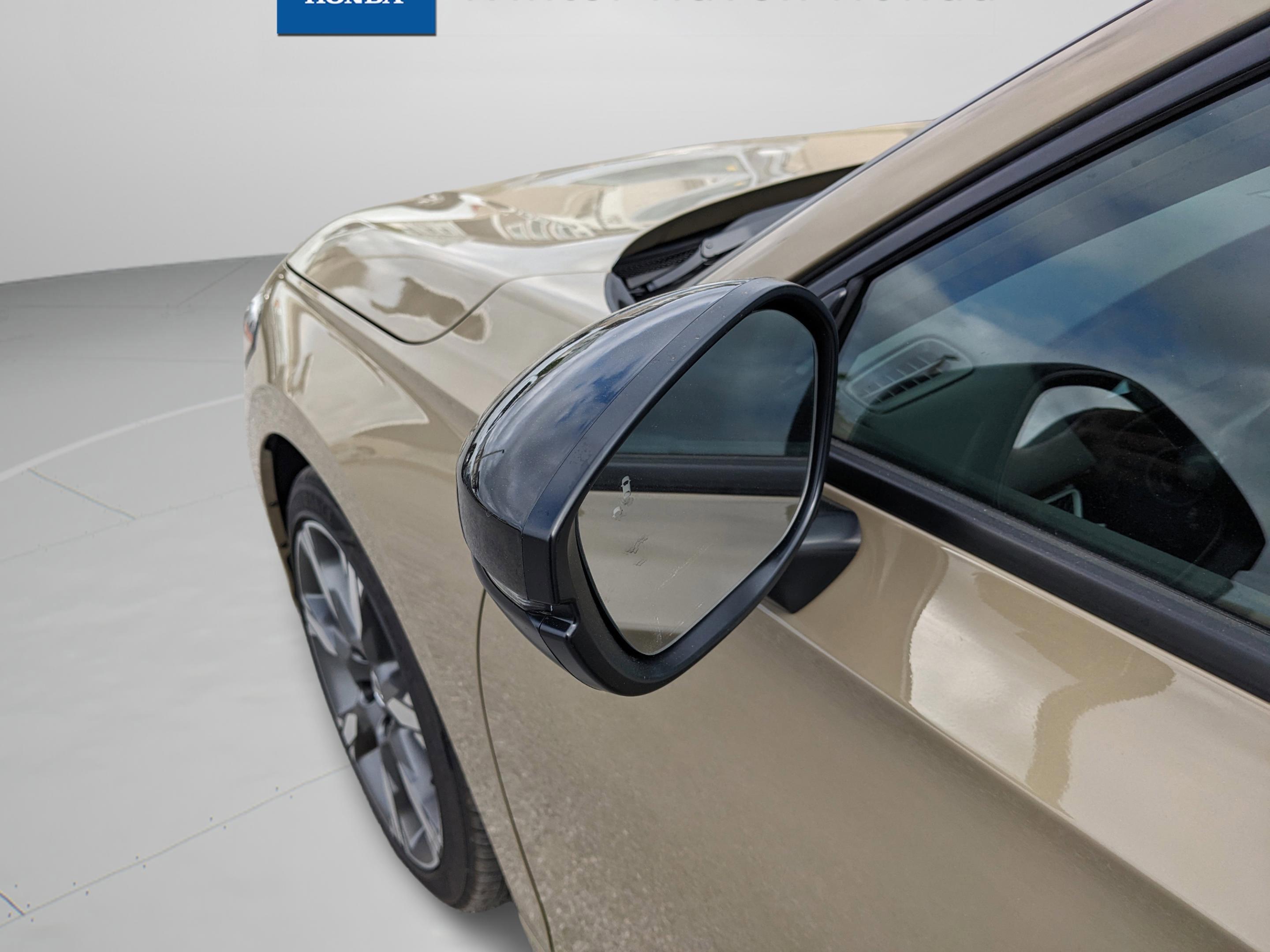 Honda Civic Hatchback Hybrid Sport Touring - Thumbnail 10