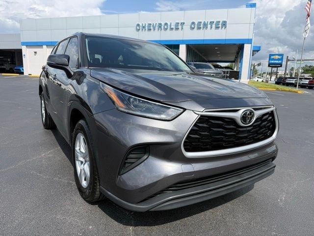 Toyota Highlander L - Thumbnail 2