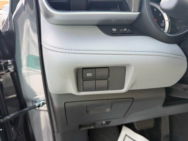 Toyota Highlander L - Thumbnail 18