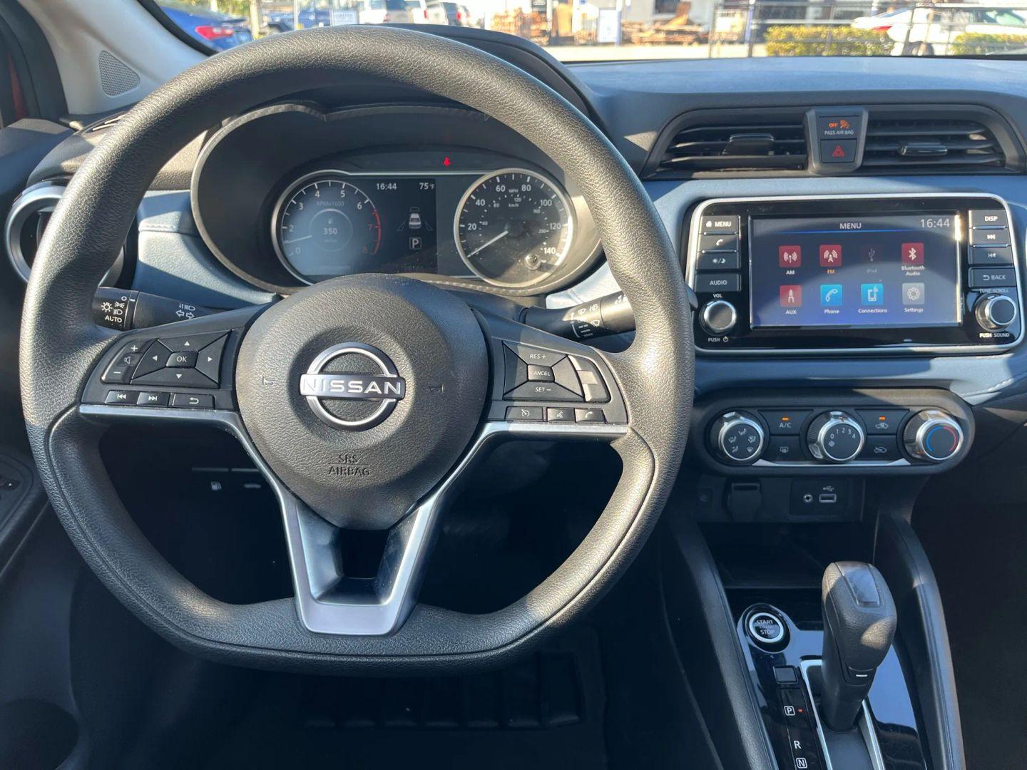 Nissan Versa Sv - Thumbnail 19