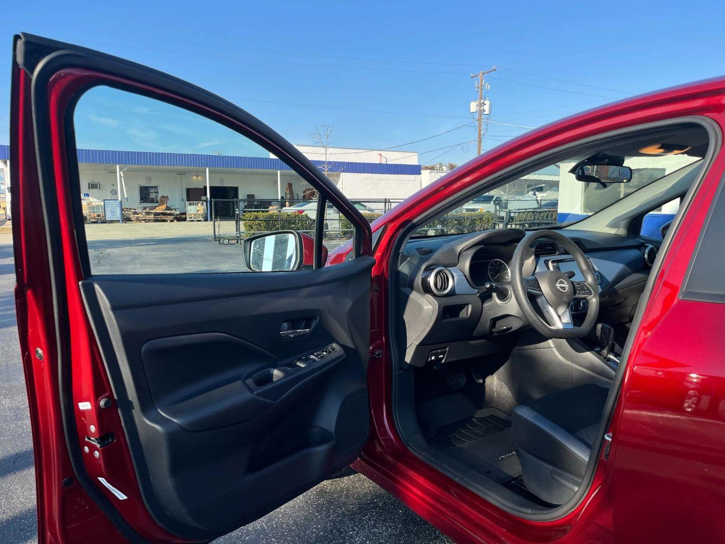 Nissan Versa Sv - Thumbnail 12