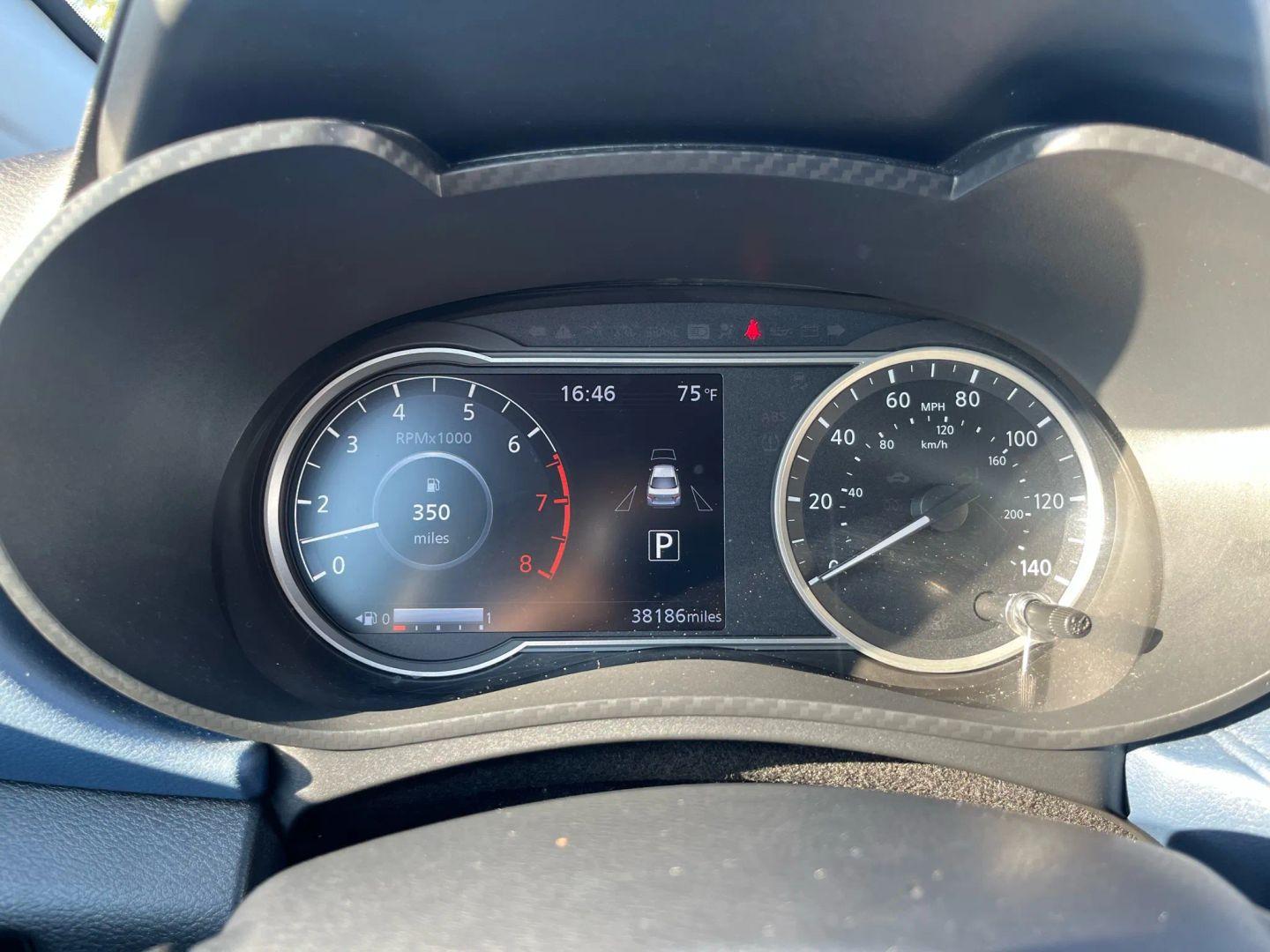 Nissan Versa Sv - Thumbnail 20