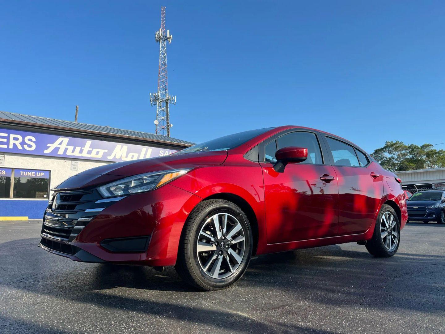 Nissan Versa Sv - Thumbnail 3