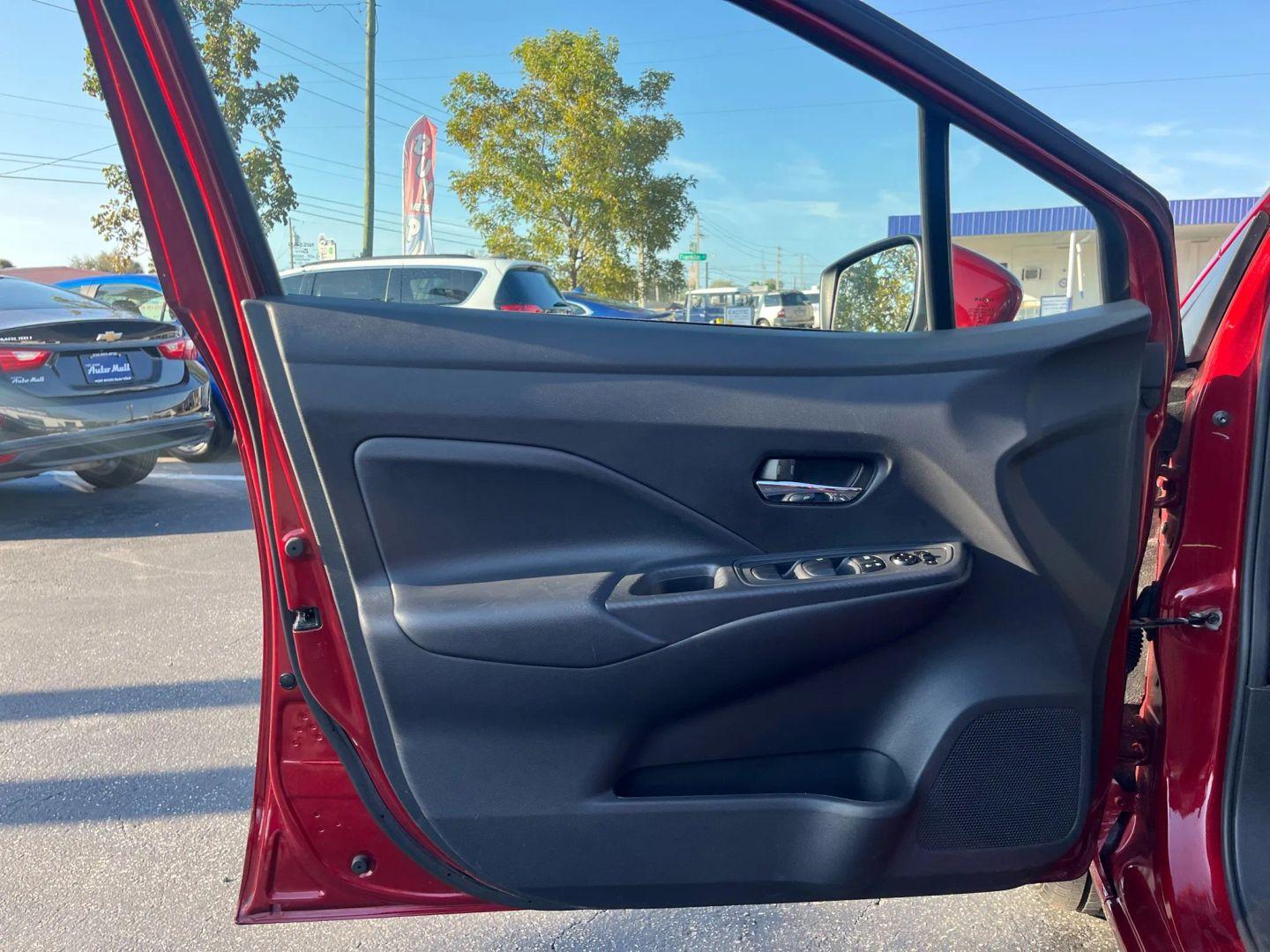 Nissan Versa Sv - Thumbnail 13