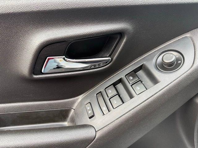 Chevrolet Trax Ls - Thumbnail 14