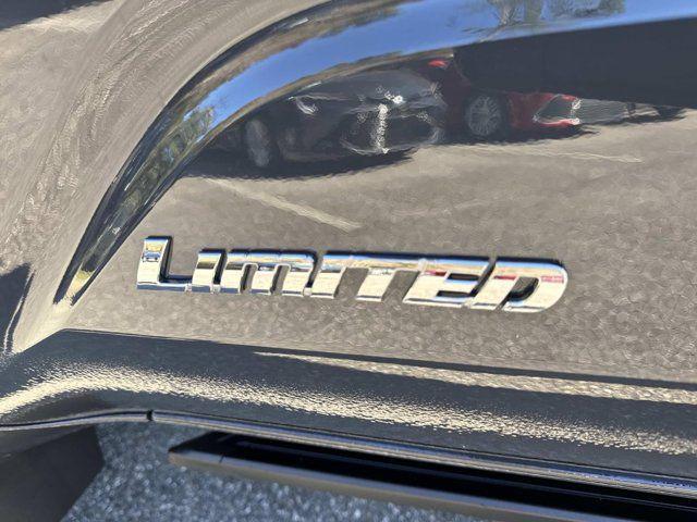 Toyota Tacoma Ltd Hv 4X4 Double Cab - Thumbnail 8