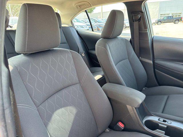 Toyota Corolla Le - Thumbnail 12